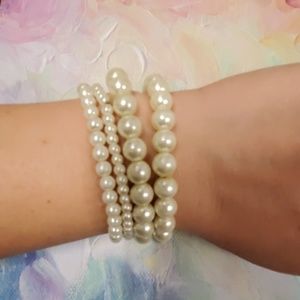 Buckle Pearl bead bracelets